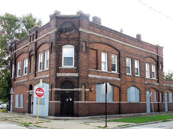 (Former) Schlitz Brewery-Tied House at 11400 S. Front Ave.