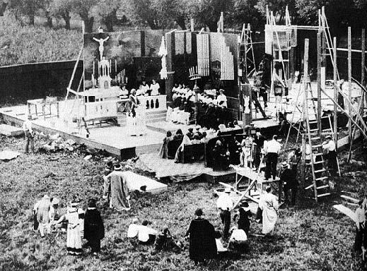 Movie being filmed on the Essenay Lot, 1907