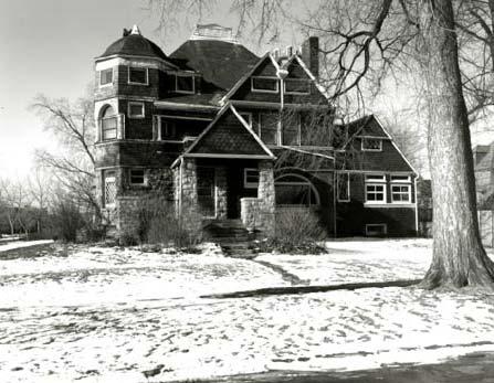 East Elevation, Photo by Bob Thall 1986