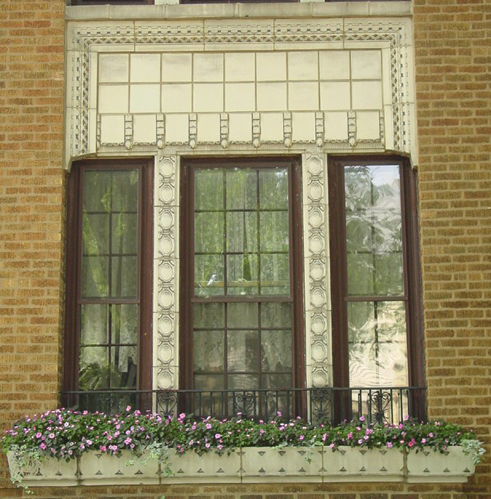 Window detail of 1057 W. Oakdale, photo by CCL, 2004